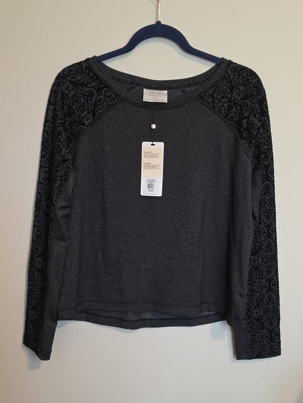 CALIA by Carrie Underwood Dark Gray Velvet-Pattern Raglan Sweatshirt - Picture 1 of 8